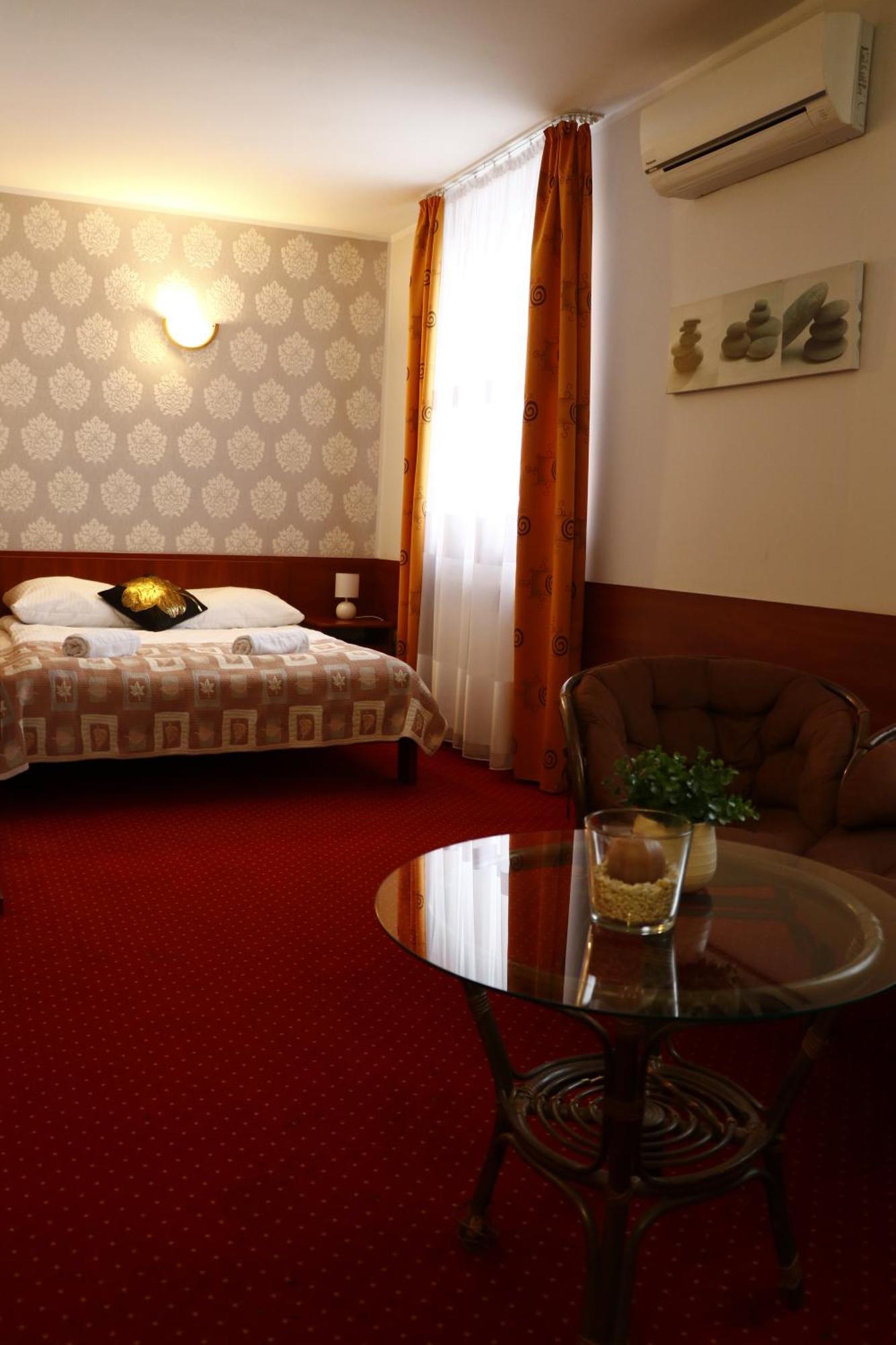 Sala Bankietowa I Pokoje Goscinne Sokolka Dış mekan fotoğraf