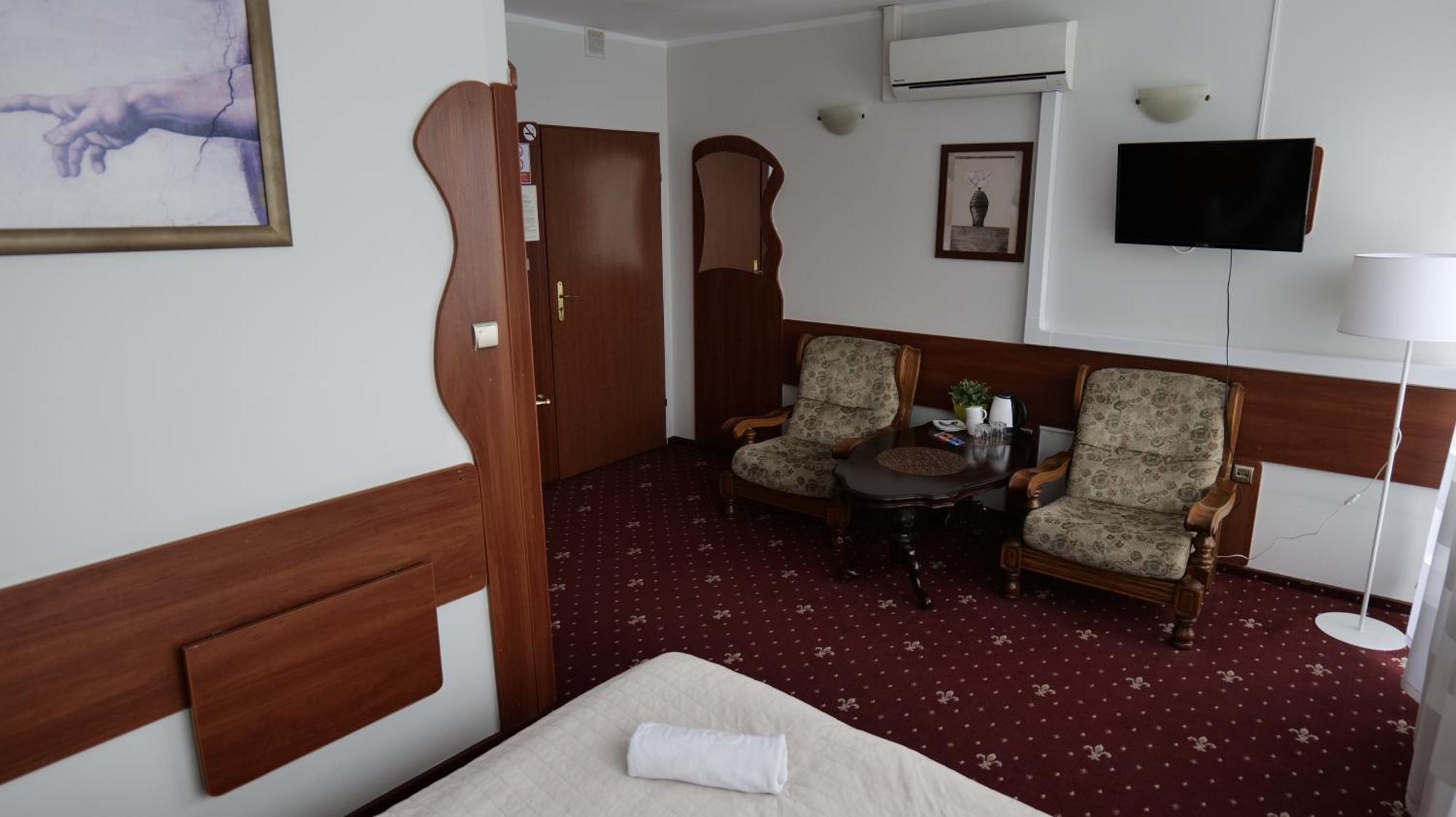 Sala Bankietowa I Pokoje Goscinne Sokolka Dış mekan fotoğraf
